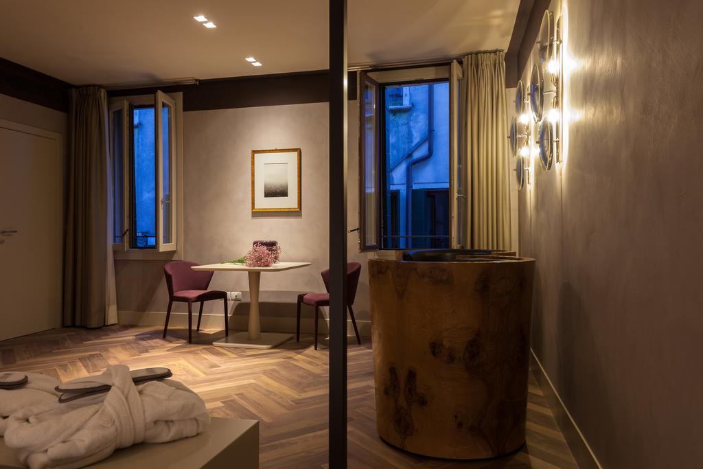 Liassidi Wellness Suites Benátky Pokoj fotografie
