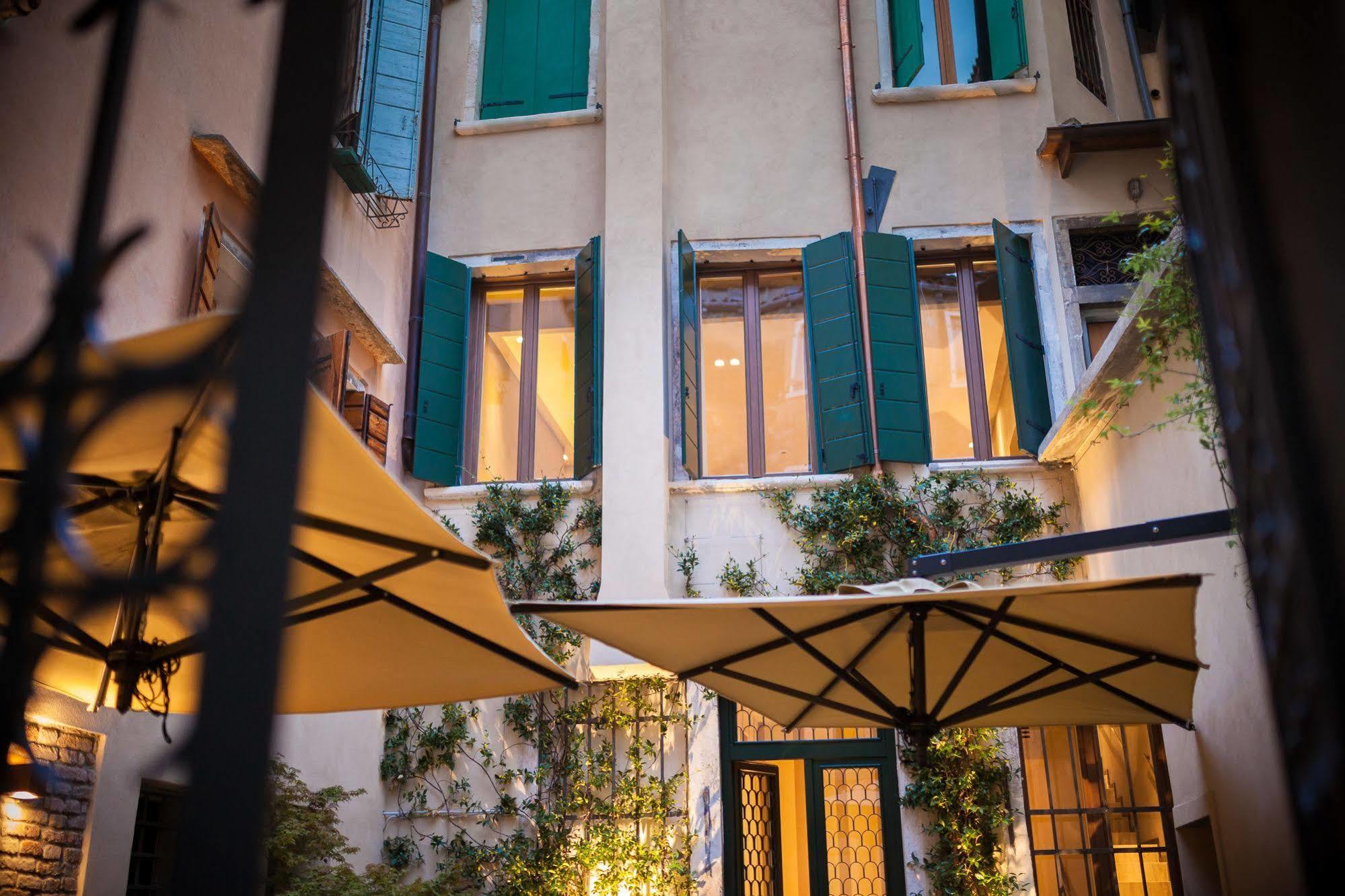 Liassidi Wellness Suites Benátky Exteriér fotografie